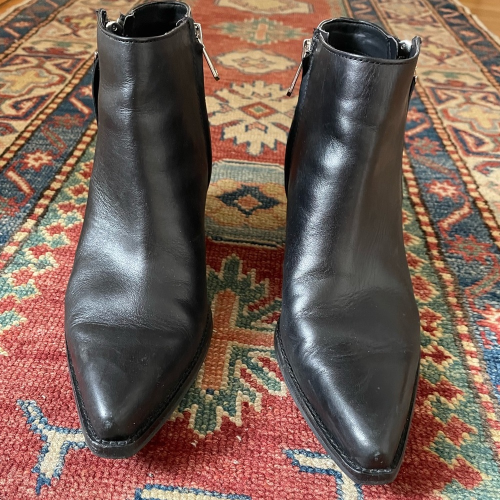 Sam Edelman black western boots, zip up sides, size 8, great condition